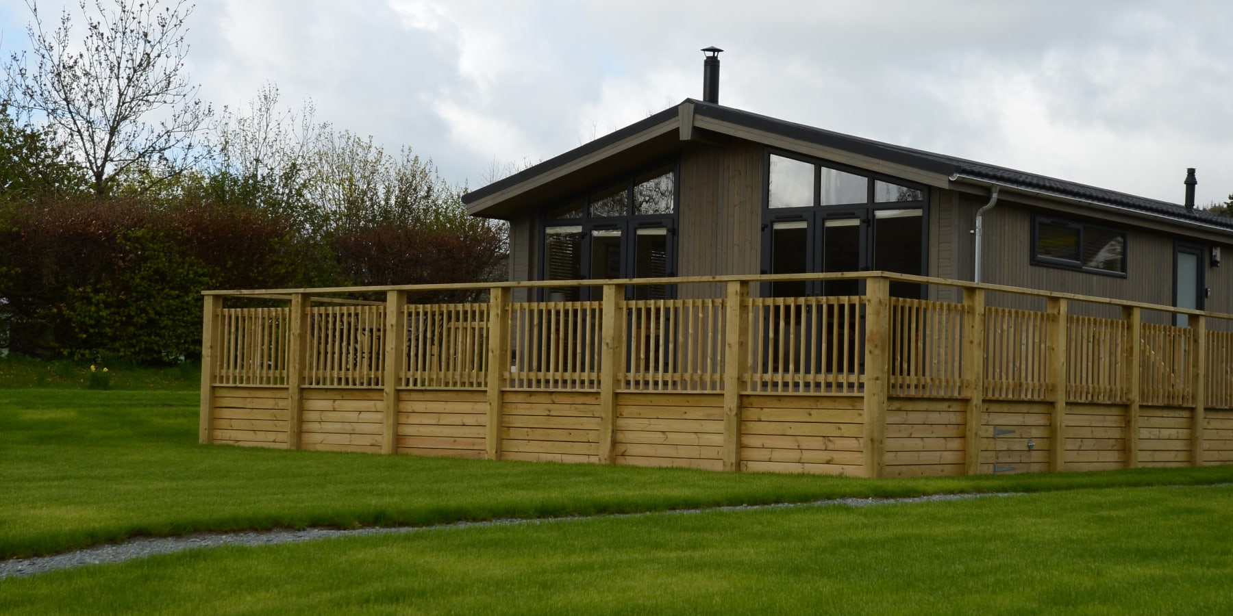 lodges with hot tubs in the lake district